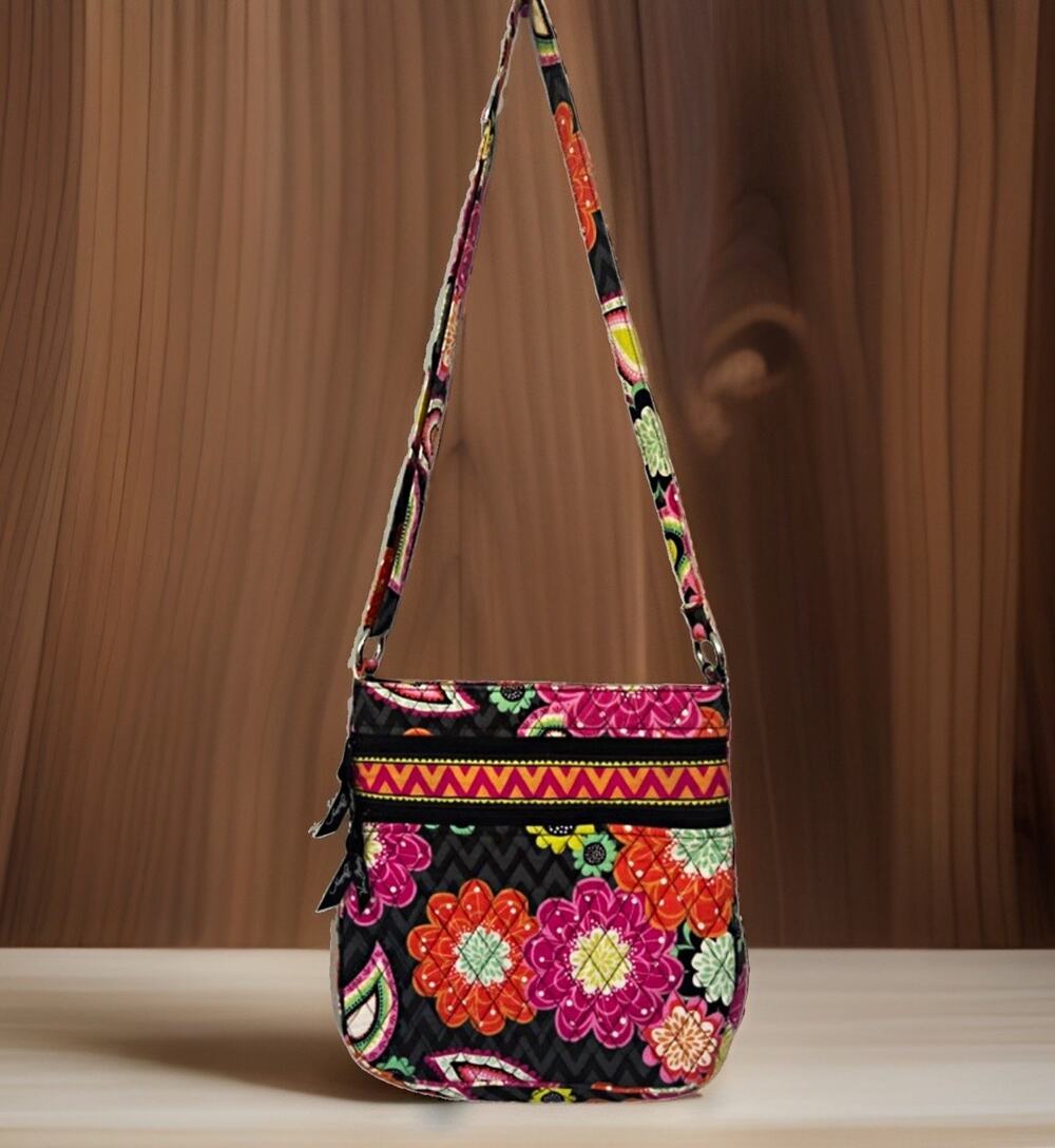 Vera Bradley Women's Floral Quilted Crossbody Bag Multicolor Zip Inner Pockets
